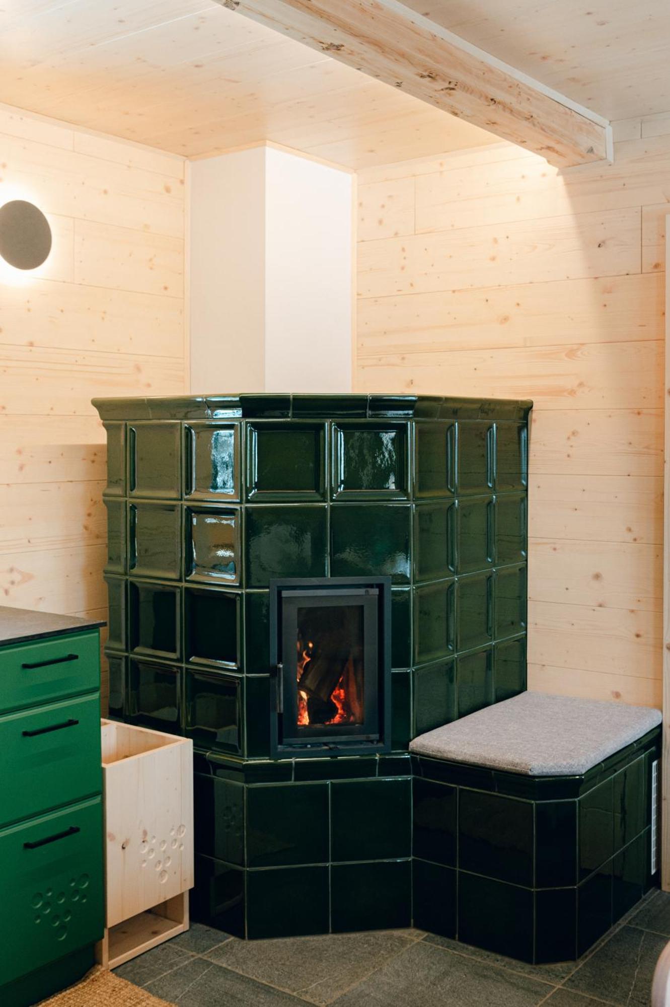Lepenatka With Sauna - I Feel Alps